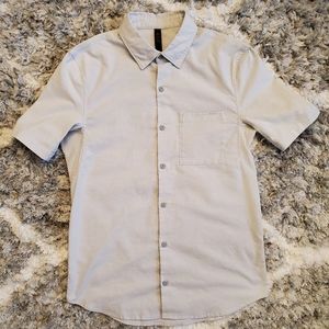 Lululemon All Town Short Sleeve Buttondown